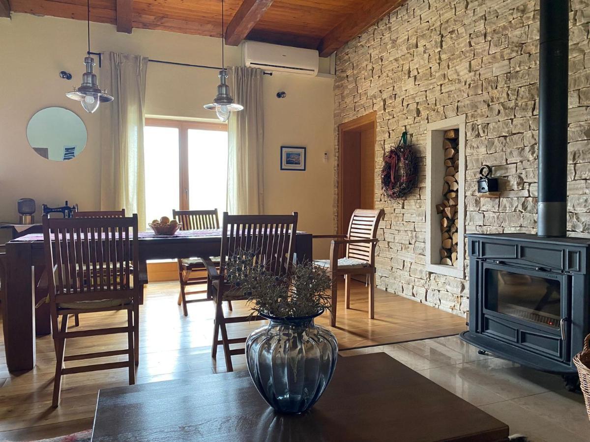 Holiday House Green Dream Обровац Экстерьер фото